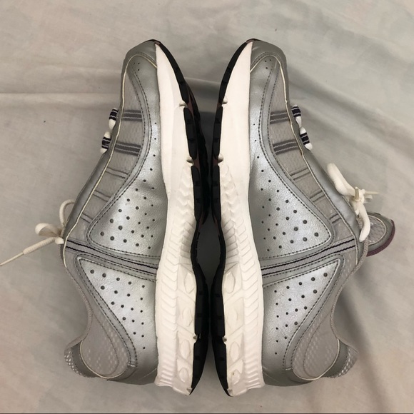 Purple and silver Reebok hexride sneakers! Size mens 9. - Picture 8 of 8